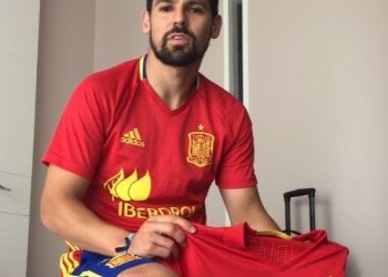 El bonito detalle de Nolito con un club en peligro