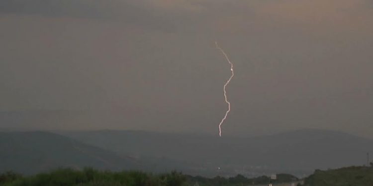 Tarde de intenso calor y tormenta eléctrica en Ourense