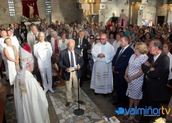 El presidente del Monte Real realizó la tradicional ofrenda del mar en Panxón