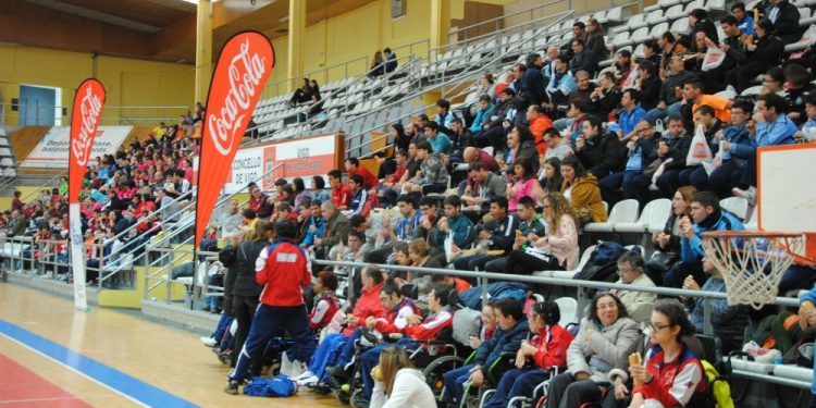 Desfibriladores para quince recintos deportivos de Vigo