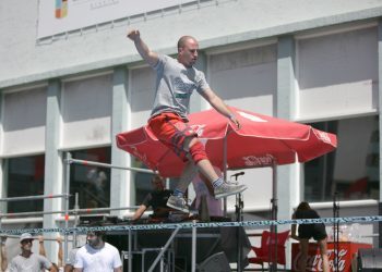 El Slackline sorprende como nueva disciplina en el Vigo Street Stunts