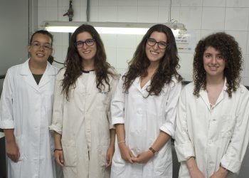 Alumnas del Colexio Alborada, premio del CSIC en el certamen Exporecerca