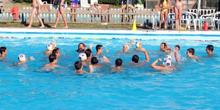 Natación Coruña y Bidasoa, triunfadores en el Torneo de Los Abetos