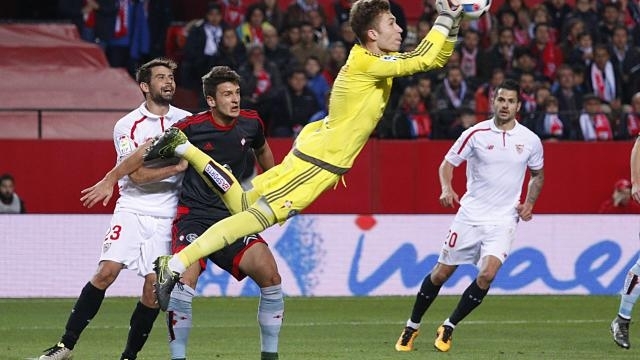 Rubén Blanco no baraja «de momento» salir cedido