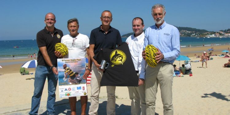Cerca de 200 jugadores, en el torneo de rugby playa de Praia América