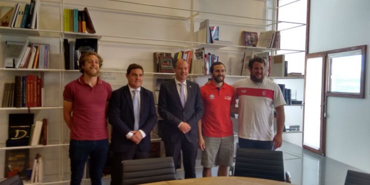 Feliz regreso de las antípodas para los jugadores del Vigo Rugby