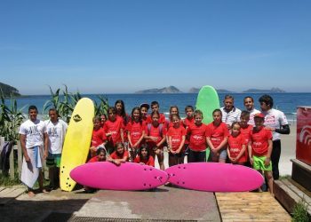 Decenas de surfistas participarán en la V Travesía de Paddle Surf Baiona