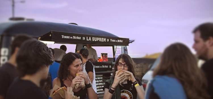 La moda de las «food trucks» invadirá el paseo de Ramallosa
