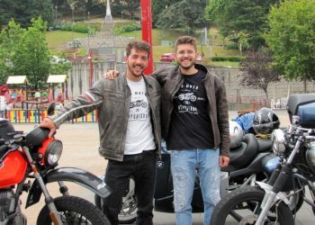 Carlos y Fran, dos moteros solidarios de Vigo a Atenas