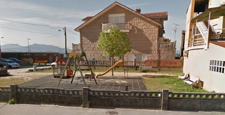 La Diputación aporta 50.000 euros para actualizar el parque infantil de Rodeira