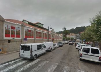 Heridos un motorista y una mujer tras un atropello en Cangas