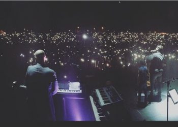 Orozco convierte en «héroes» a 10.000 vigueses