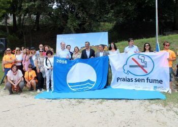 Baiona se convierte en símbolo de las «playas sin humo»
