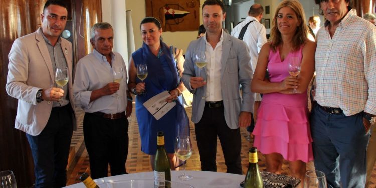 Pazo Casanova inicia las catas solidarias de agosto