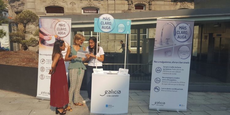 A campaña «Máis claro auga» chega á cidade