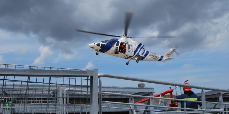 Localizado no Grove o corpo dun home que caeu dun catamarán turístico