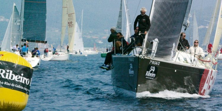 El “Aceites Abril” se impuso al “Pairo 8” en la etapa final de la Regata Ribeiro