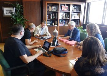 O Club Piragüismo Olívico planea crear «un gran centro deportivo» no porto