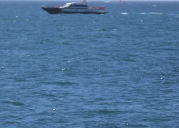 O vento complica as labores de busca do desaparecido en A Guarda