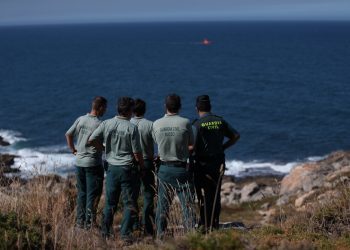 Peinan la costa de A Guarda en busca del vigués desaparecido