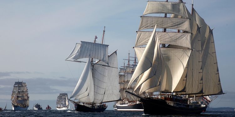 Por octava vez, los grandes veleros amarran en A Coruña