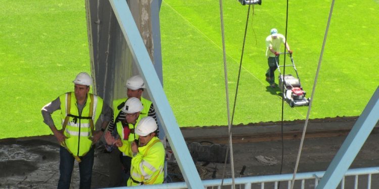 «La única realidad es que la obra de Tribuna está parada»