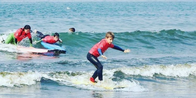 Patos reúne a los noveles surfeiros