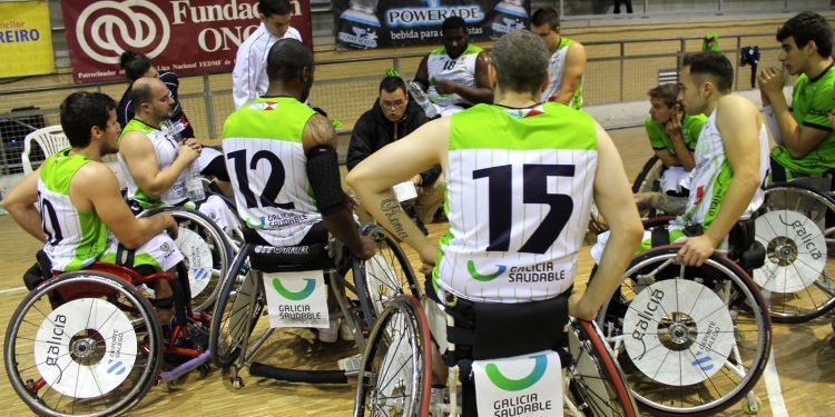 Txema Avendaño y Podnieks abandonan el Amfiv