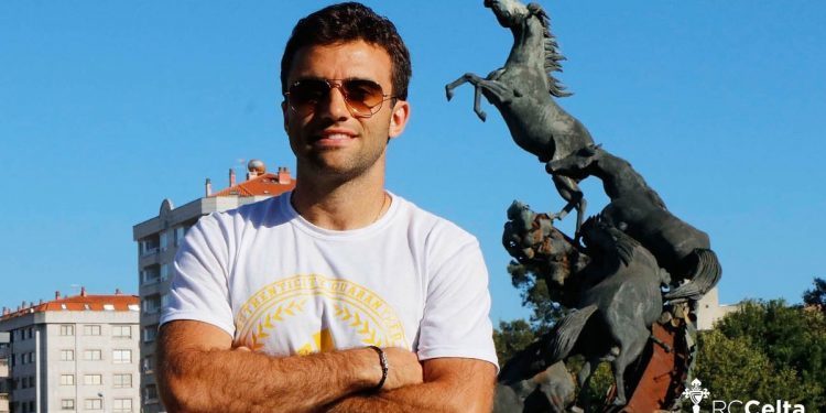 Rossi, que ya está en Vigo, supera el reconocimiento médico