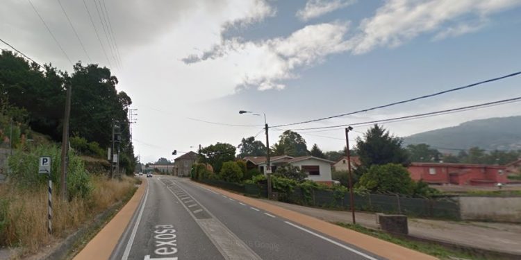 Cuatro personas heridas en un accidente en Mañufe