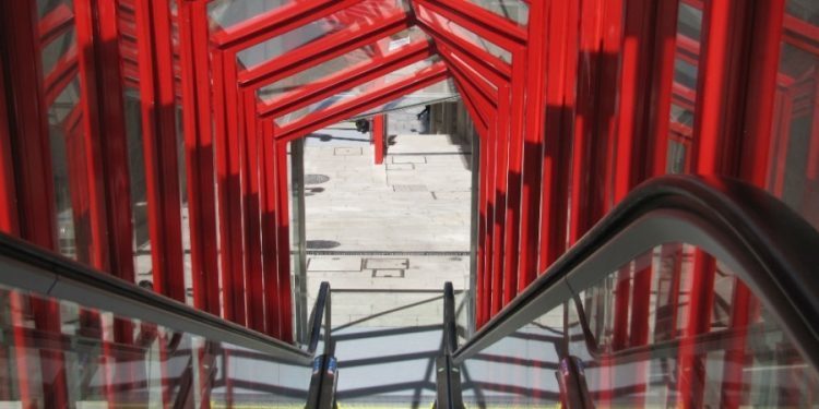 Nova fase Vigo Vertical: máis escaleiras mecánicas, elevador e rampas