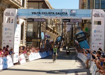 A Volta a Galicia arranca cunha contrarreloxo por equipos en Noia