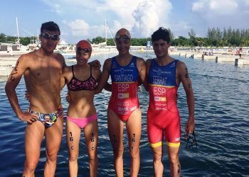 O equipo español, co vigués Antonio Serrat, campión do mundo de relevos mixtos