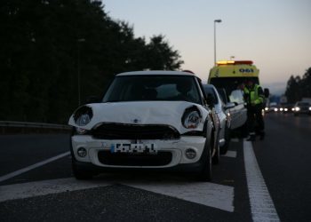 Un herido y retenciones por un accidente con cuatro coches en O Porriño