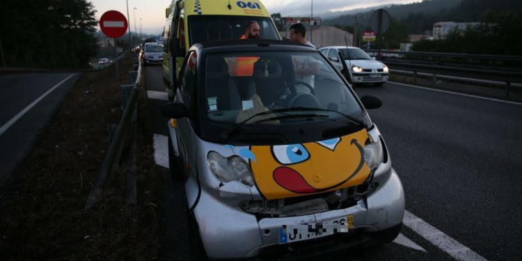 Dos heridos en una colisión múltiple en Vigo