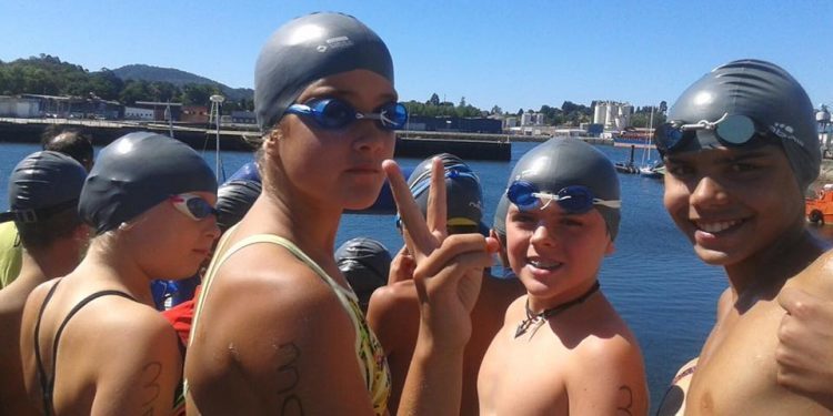La Travesía a Nado Vigo Rías Baixas reúne en la ETEA a 220 deportistas