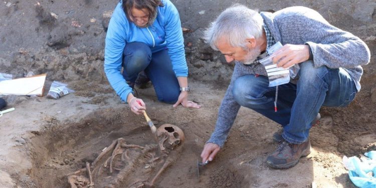 Atopan un esqueleto no xacemento de A Lanzada