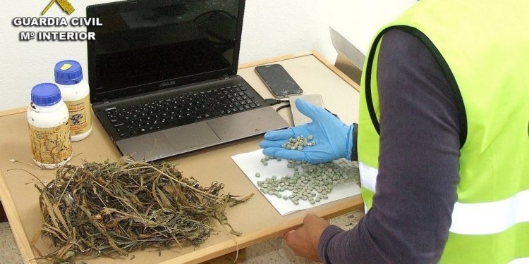 Incautado medio millar de pastillas de drogas de diseño en Catoira