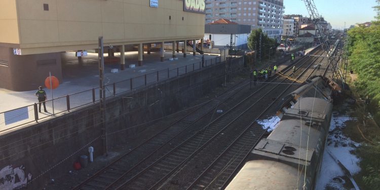 Suspendida la campaña y la agenda política por el accidente ferroviario en O Porriño