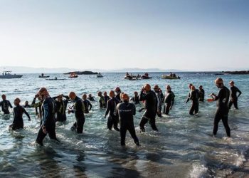 120 nadadores recorrerán este sábado los 16 kilómetros que separan Cíes de Baiona