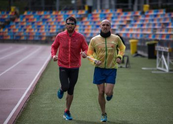Un subcampeón de España invidente para el Vertiatlón Solidario de Baiona