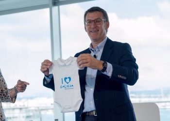 Galicia otorga de nuevo todo el poder a Feijóo