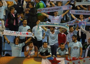 O himno galego esperta a Balaídos