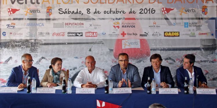 El II Vertiatlón Solidario reúne este sábado en Baiona a más de 200 deportistas
