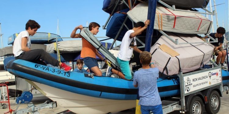 Regatistas de medio centenar de clubes náuticos y ocho países se citan en la Ría de Vigo