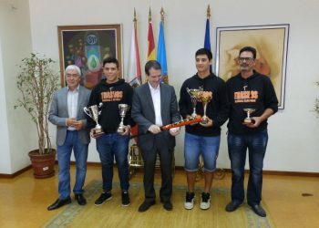 O Concello comprométese a dotar á cidade dun campo de béisbol