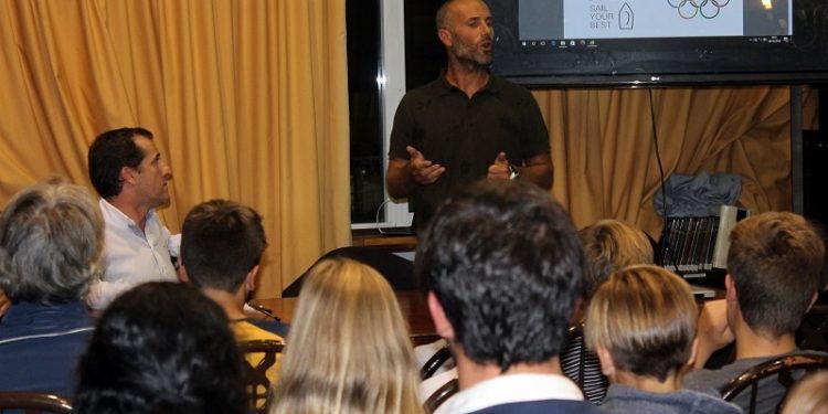 “Disfrutar, aprender y escuchar”, la filosofía del técnico Alberto García