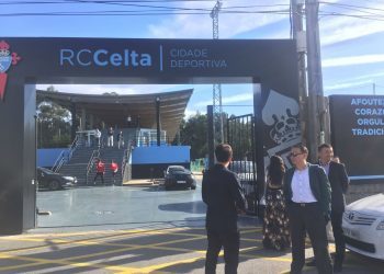 Visita china a las instalaciones de A Madroa