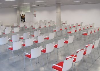 Así es la nueva UNED en el Auditorio Mar de Vigo