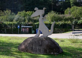 Una mujer resulta atropellada por su propio vehículo en Cans